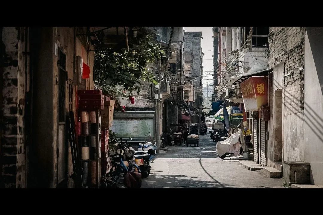 贾玲所说的生活气息特别浓东莞对