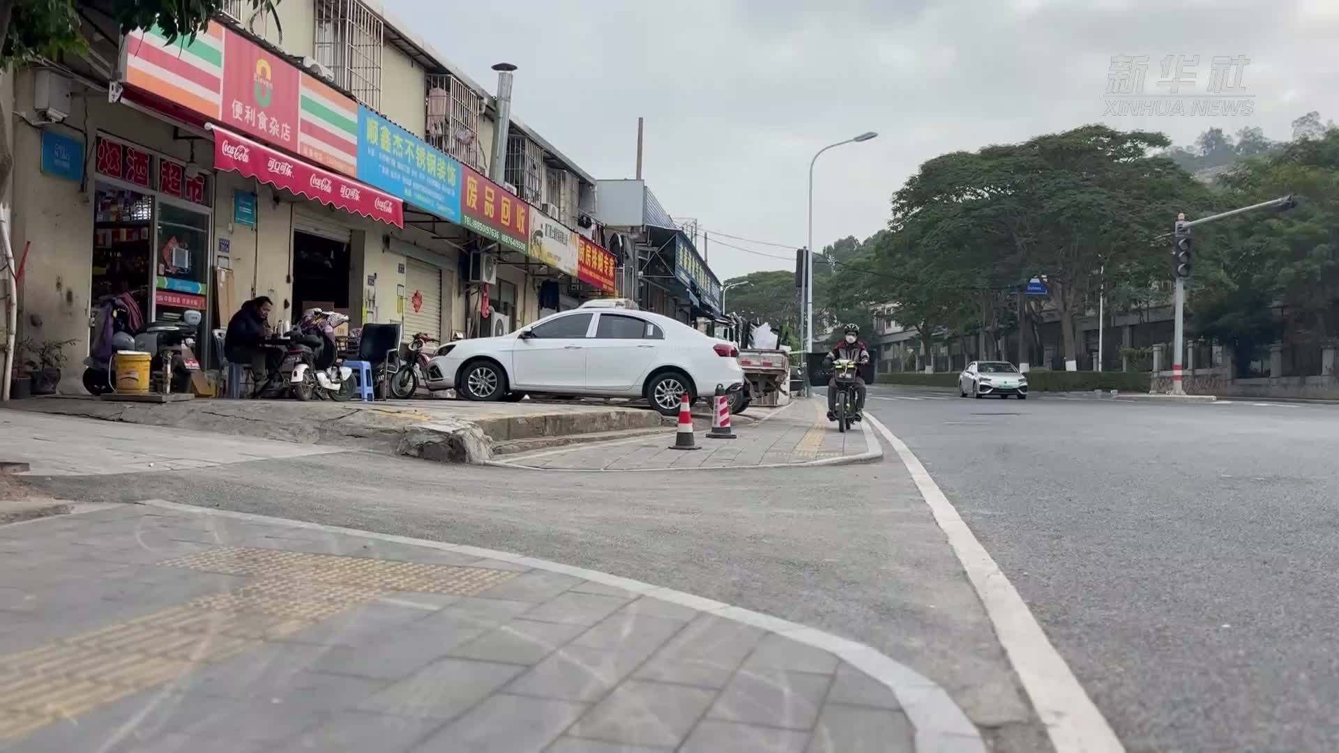 快递小哥：“能给市民带来便利，我很骄傲”