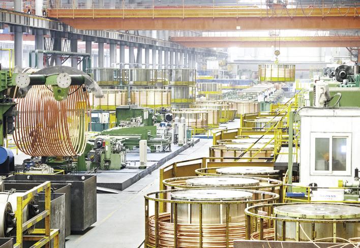 金龙铜管生产车间。 冉孟军 摄