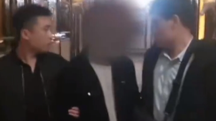 逃犯大年初四在KTV被民警抓获，被抓时正在高歌“我的爱请全部带走”