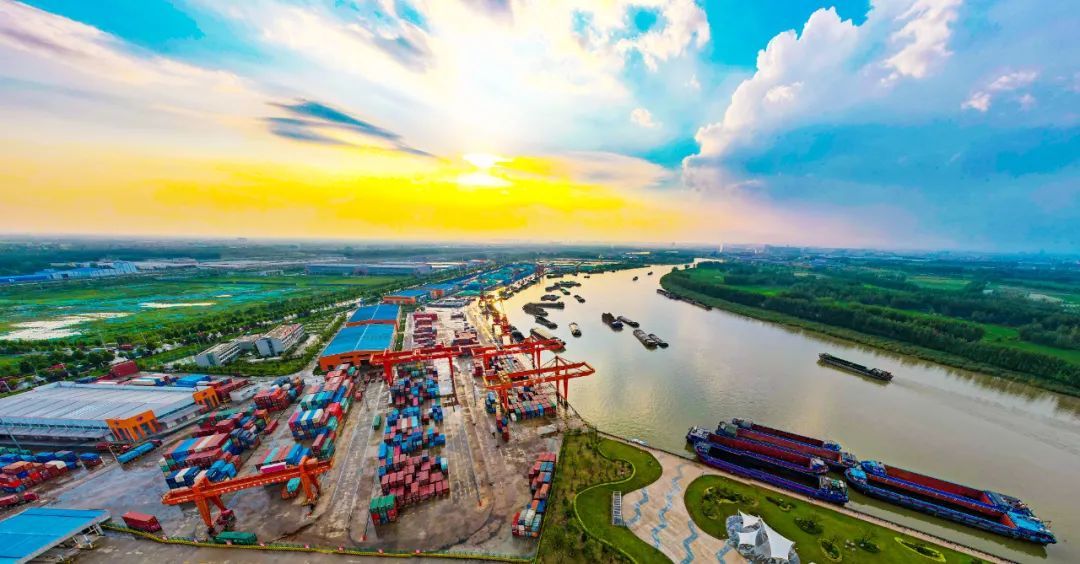 江苏>要闻>正文> "我们船专门跑宿迁至太仓航线,每次到宿迁港以后