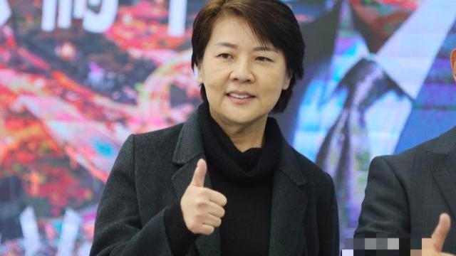 2天跑25间庙备战2026年台北市长?黄珊珊回应:多年习惯,别无他意_凤凰网