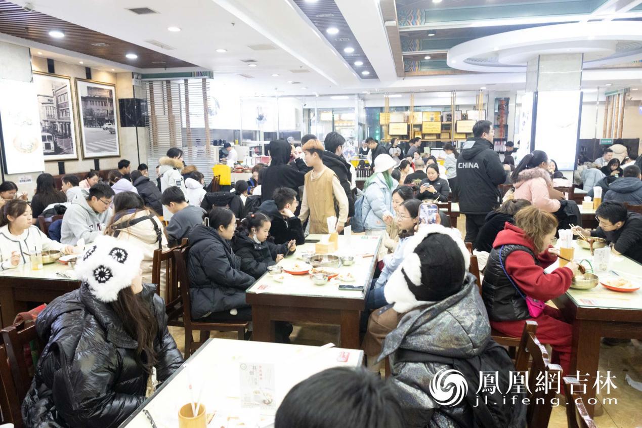 延吉服务大楼冷面。 凤凰网吉林 席海波/摄