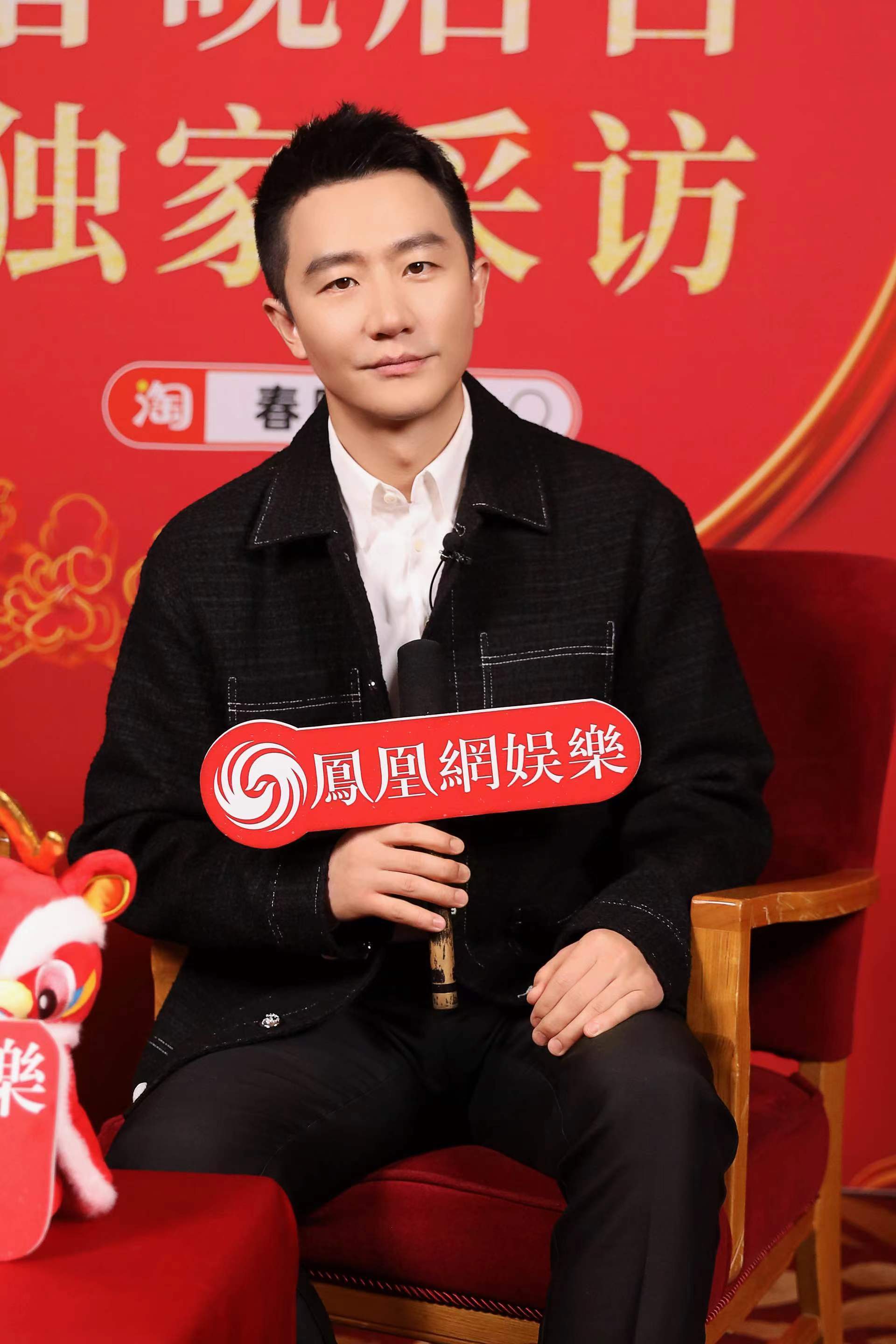 黄轩首登春晚和杨幂关晓彤互相鼓劲 回应被提名“人夫感男星”