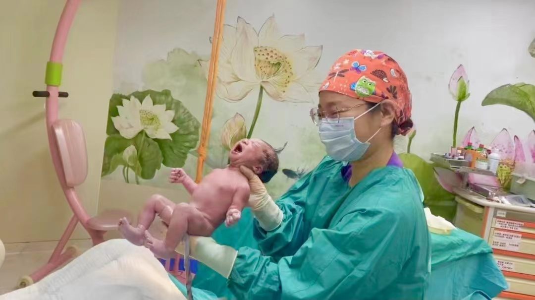 不论何时 守候好运 河北生殖妇产医院迎来24名龙宝宝