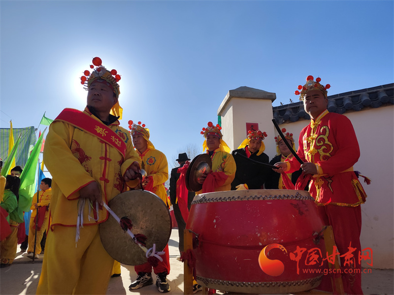 锣鼓队正在魅力营造秧歌氛围