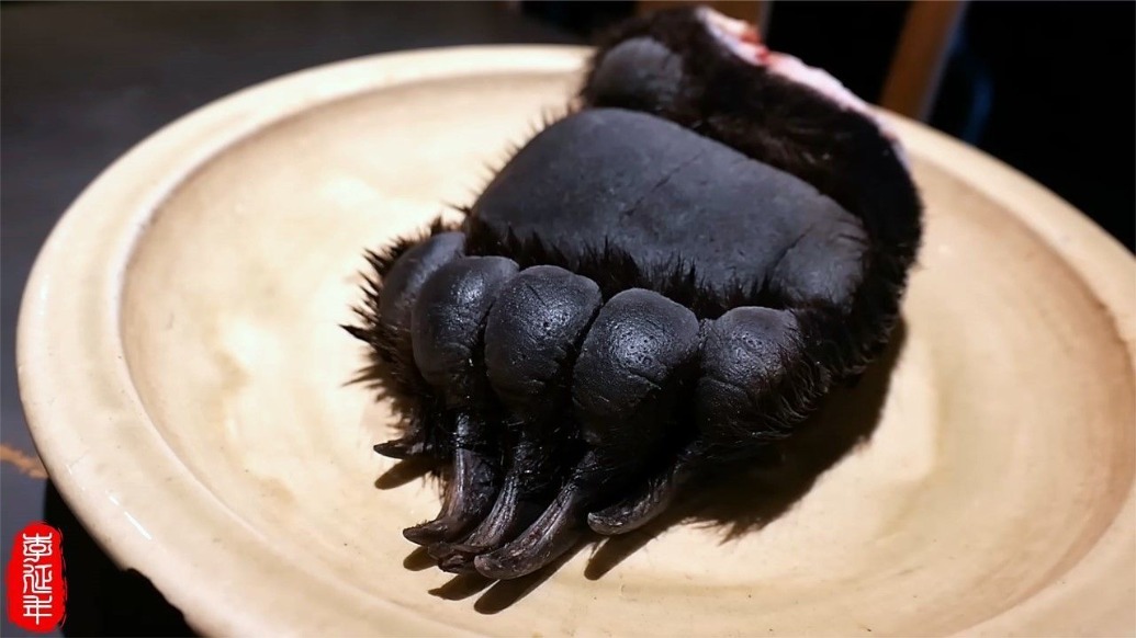 珍贵影像，难得一见的熊掌制作过程