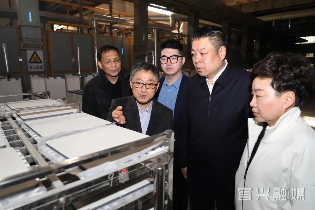 宜兴市长胡小坚树牢开局就要奔跑起步就要跃进的理念