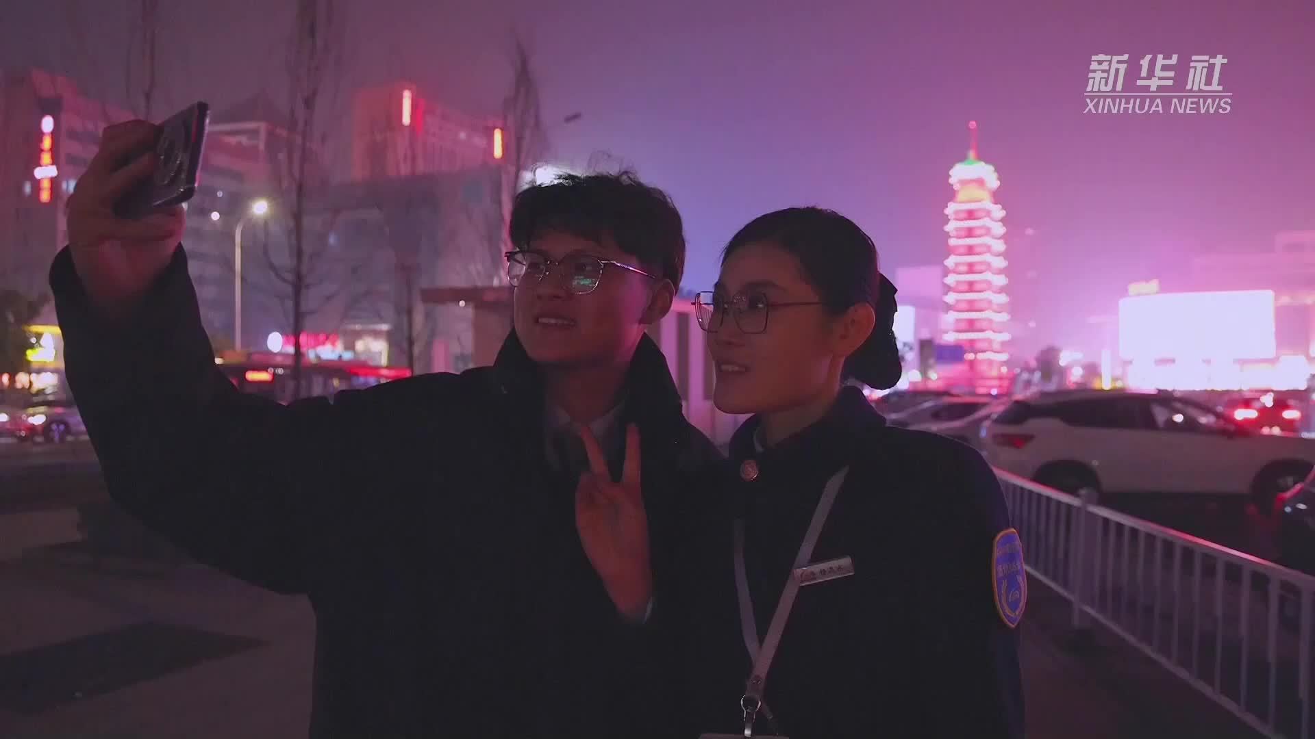 新春走基层｜地铁姐弟的“红包”故事_凤凰网视频_凤凰网