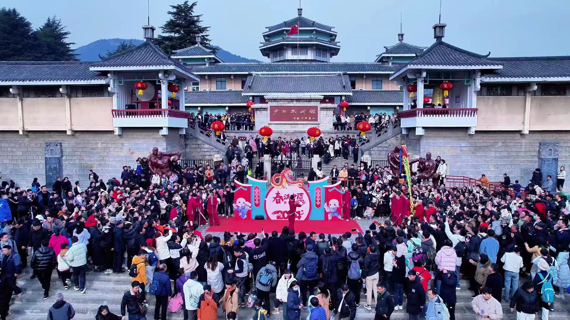 武术馆里过大年!河南登封:多元功夫体验带火少林游