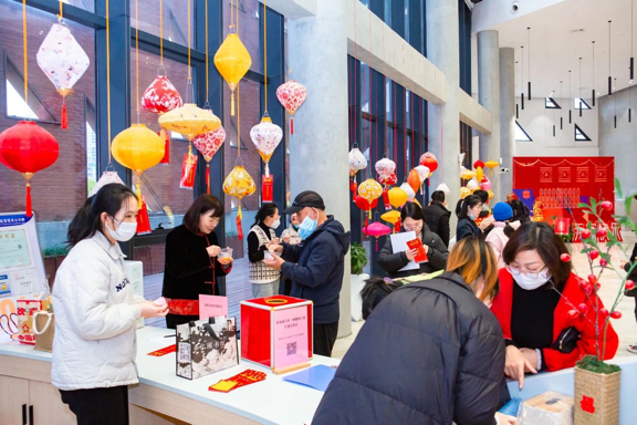 赶百集，做花灯，看大龙……元宵来宁波，感受中式浪漫！