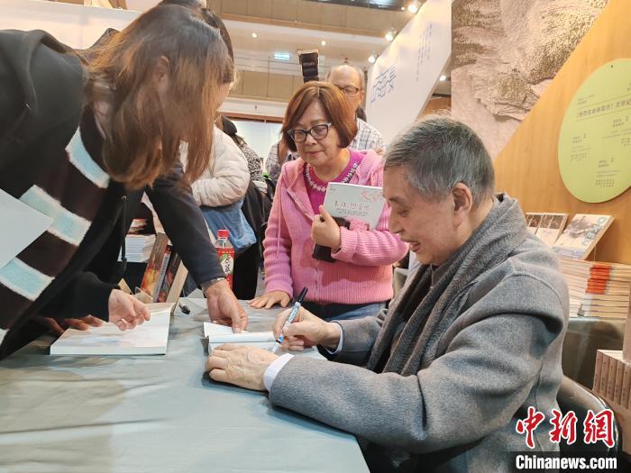 中新社记者 杨程晨 摄白先勇特别强调,青春版《牡丹亭》进入过全球