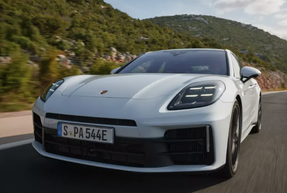 2.9T双涡轮+电机!保时捷全新Panamera E-Hybrid官图发布