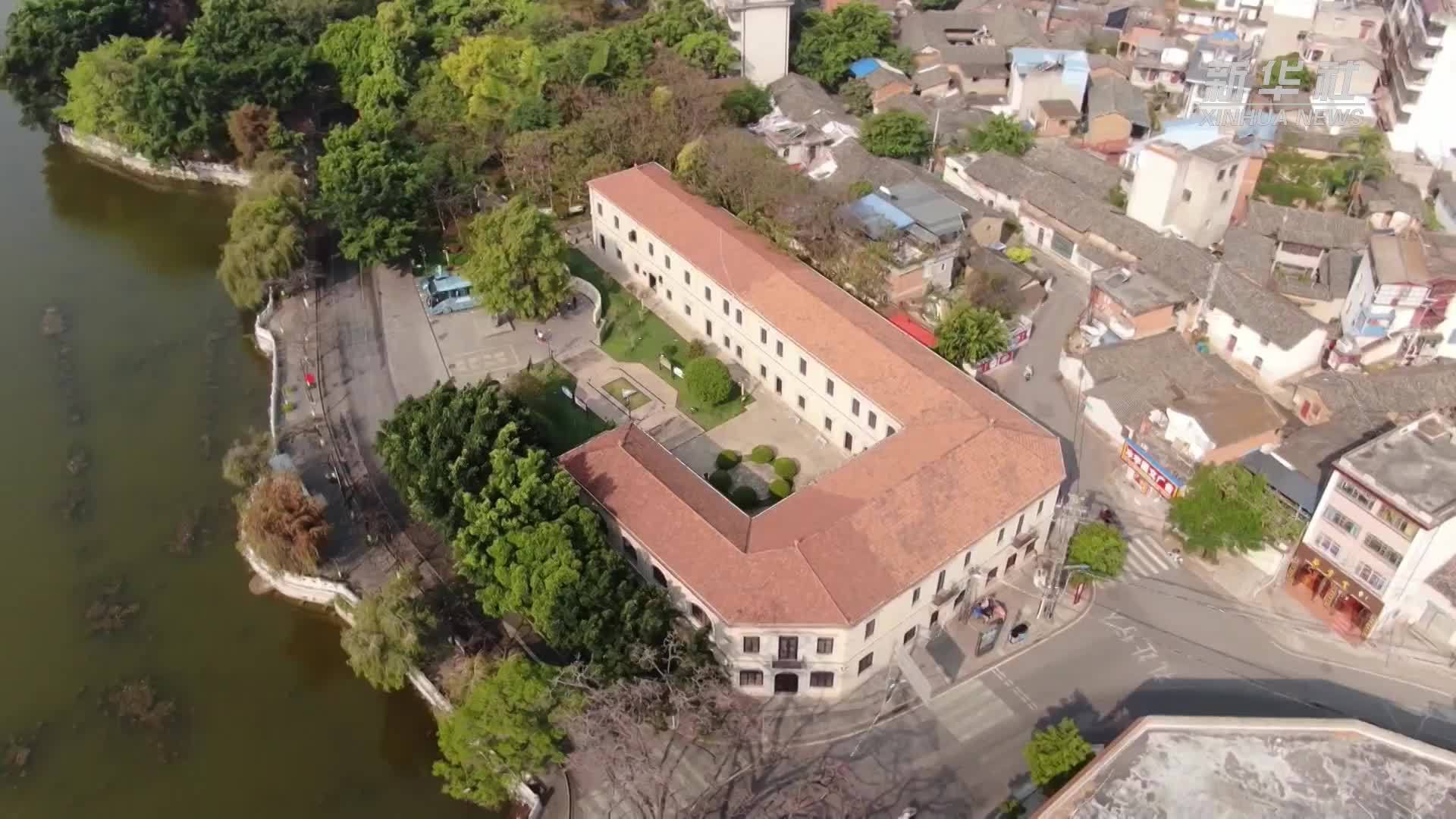 云南蒙自：“南湖夜校”开班 市民开启花样“夜生活”