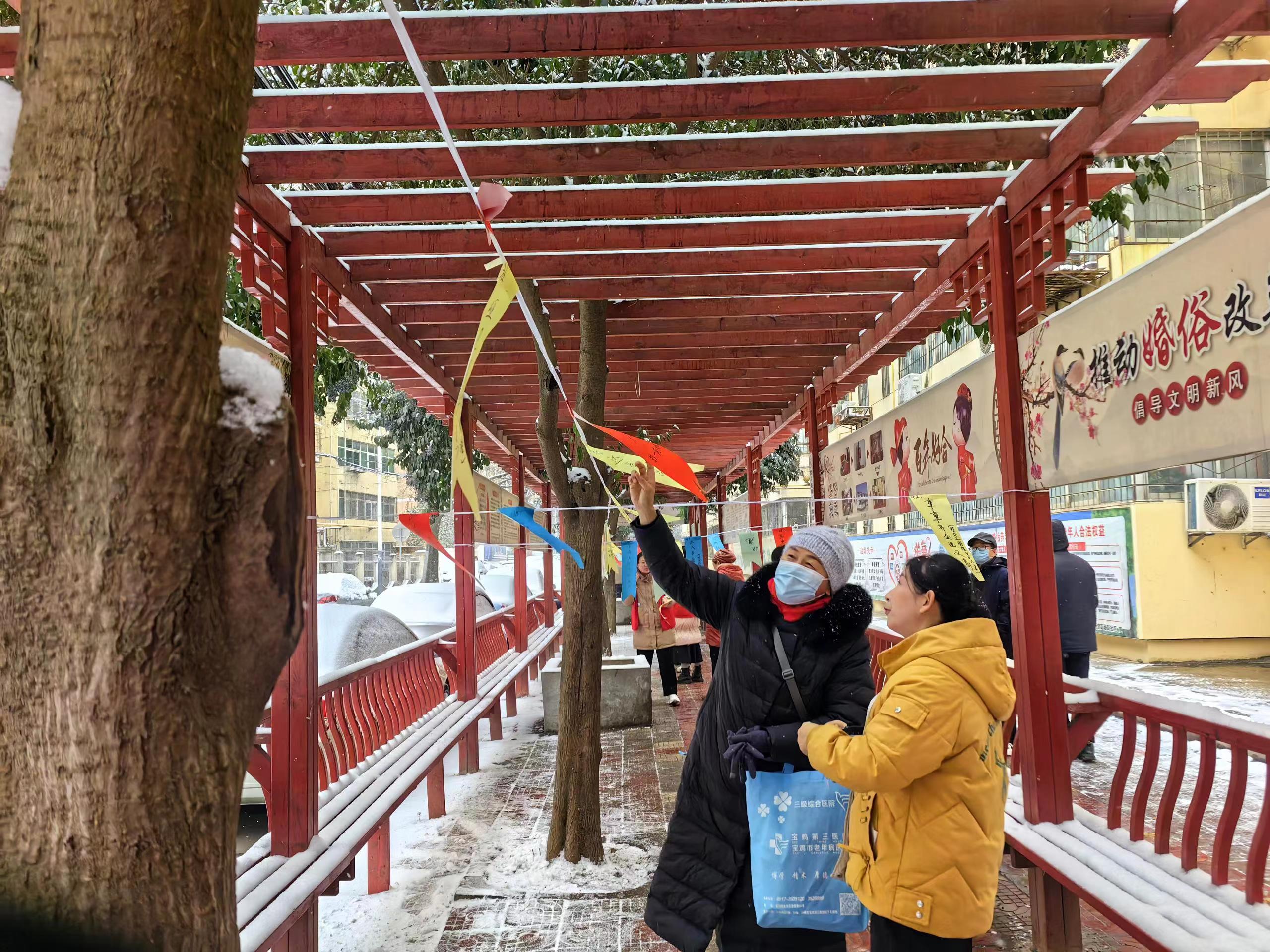 【网络中国节•元宵】“欢快猜灯谜 喜庆过元宵”瓦场街社区开展元宵节猜灯谜活动