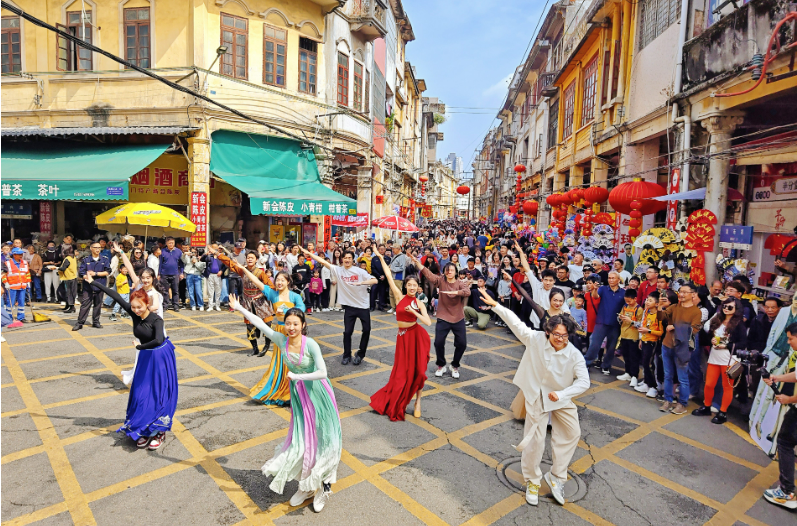 长堤历史文化街区音乐舞蹈快闪表演
