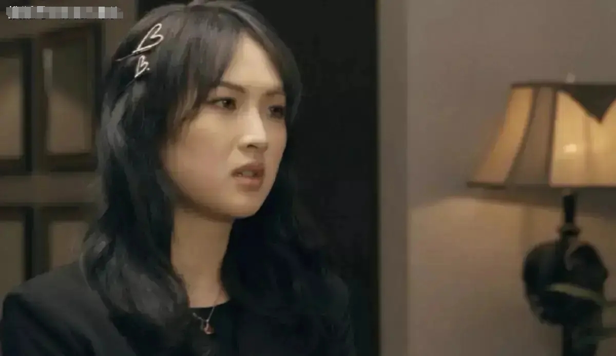 “华为千金”姚安娜，住着5亿豪宅，还有私人飞机，还非要当明星