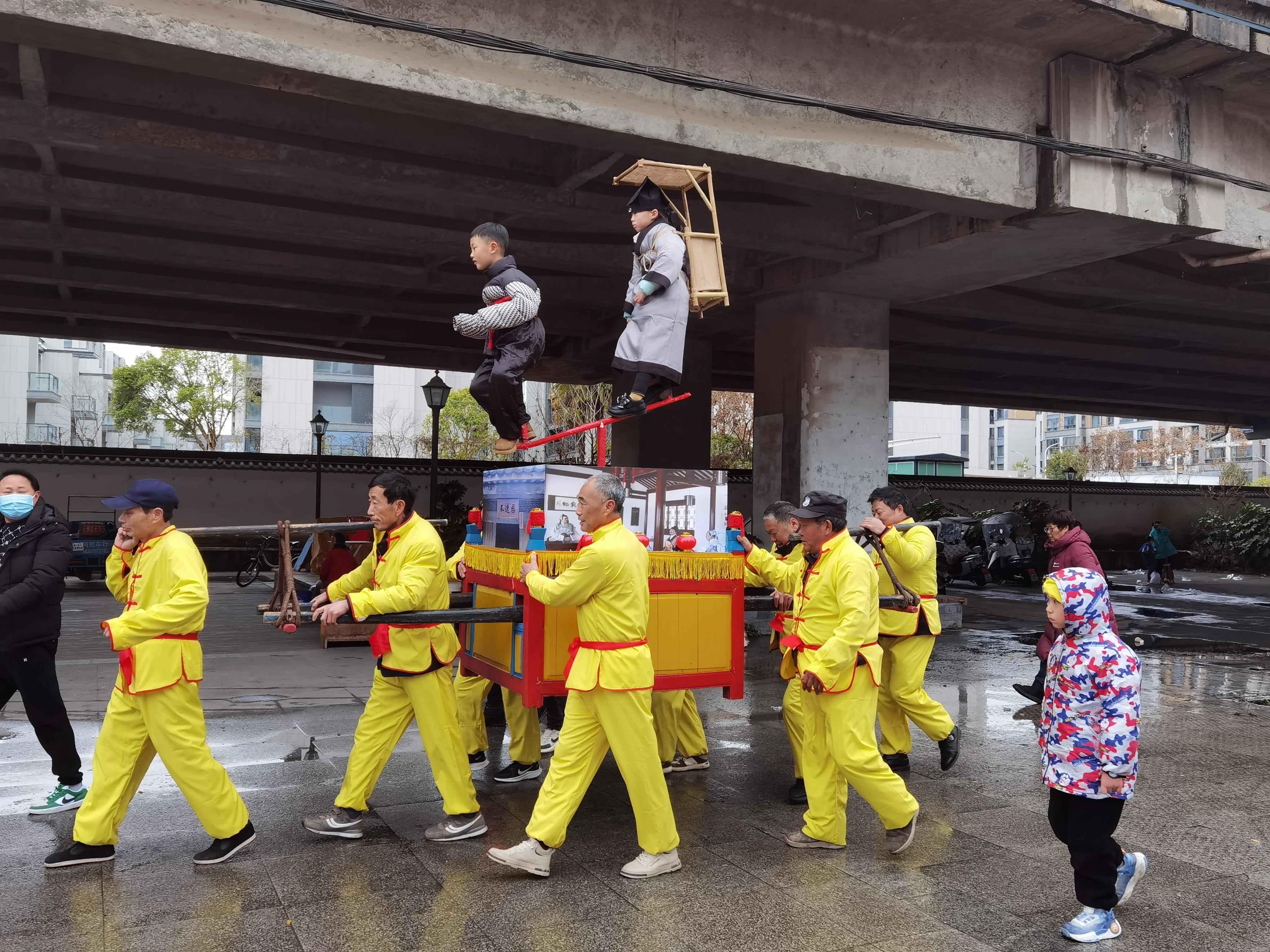 黄山市屯溪区:隆阜抬阁迎元宵凤凰网安徽_凤凰网