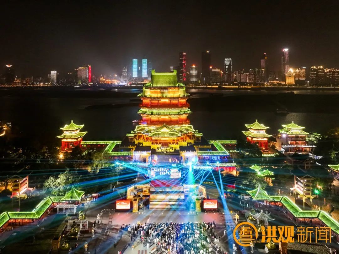 滕王阁景区2023年跨年夜晚会现场 资料图