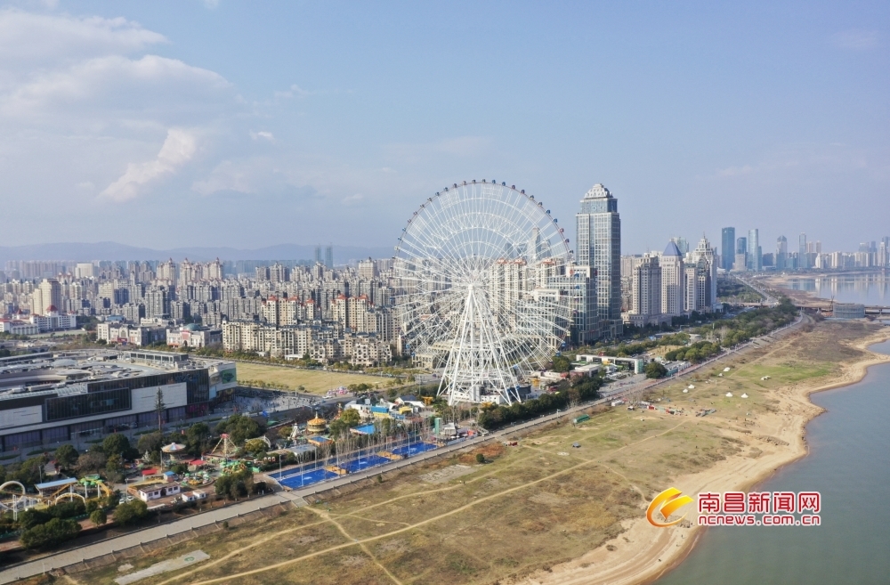 蓝天白云南昌一江两岸美如画图