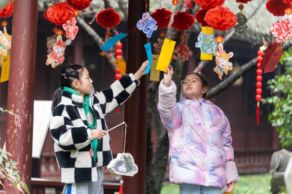 赶百集，做花灯，看大龙……元宵来宁波，感受中式浪漫！