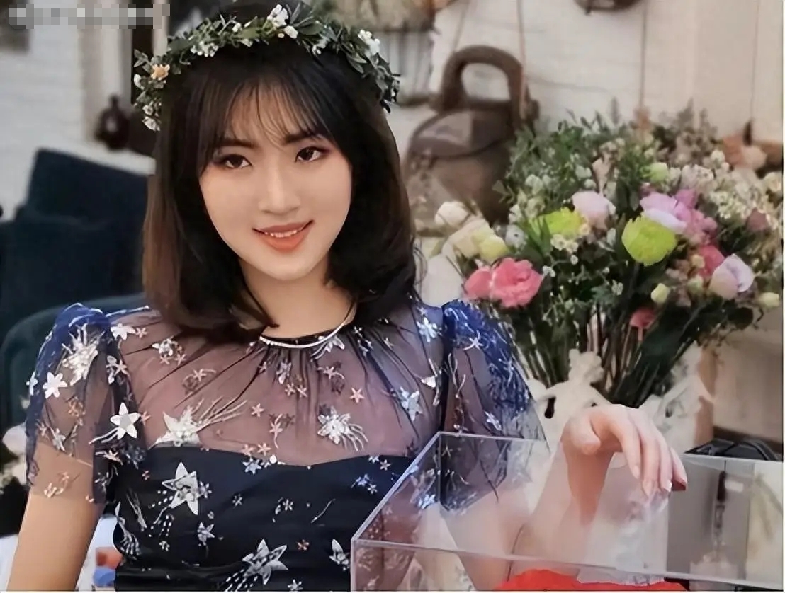 “华为千金”姚安娜，住着5亿豪宅，还有私人飞机，还非要当明星