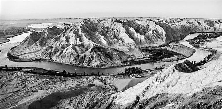 黑河下游镇夷峡