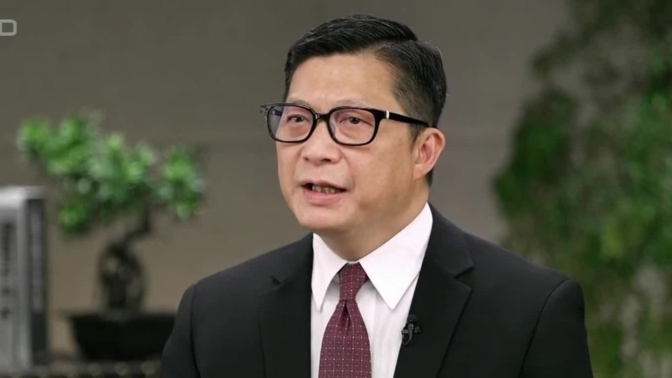 问答神州专访香港保安局局长邓炳强