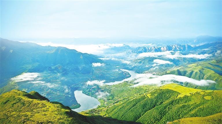 绿满山川的康乐县阿姑山　甘肃省林业和草原局供图