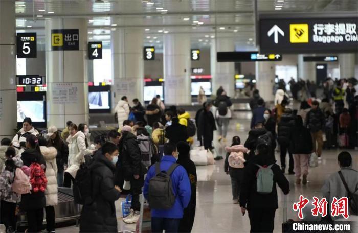 今年春节期间，长春龙嘉国际机场客流量大增。吉林省民航机场集团供图