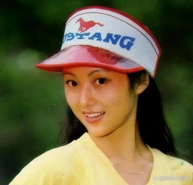 她曾被誉为“大陆第一美人”，差点演林黛玉，当红时选择退圈