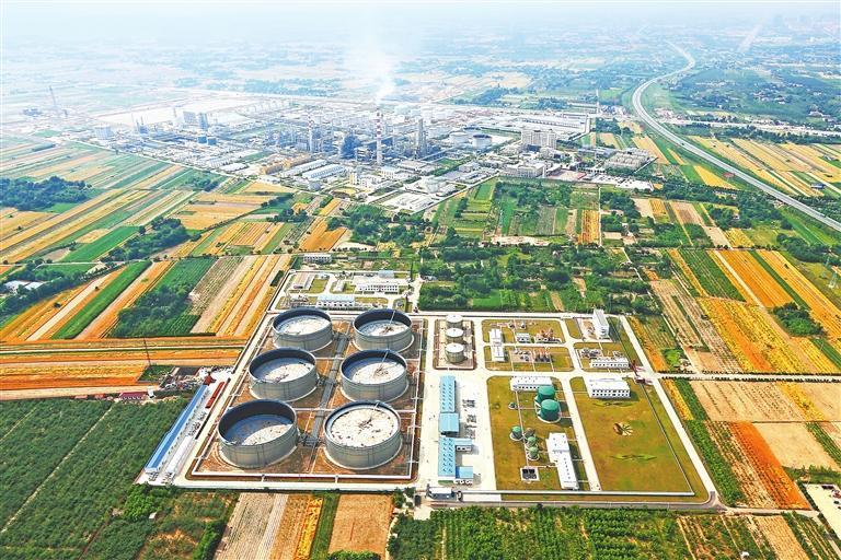 中国石油庆阳石化公司300万吨炼油搬迁改造项目　新甘肃·甘肃日报通讯员　赵彩霞