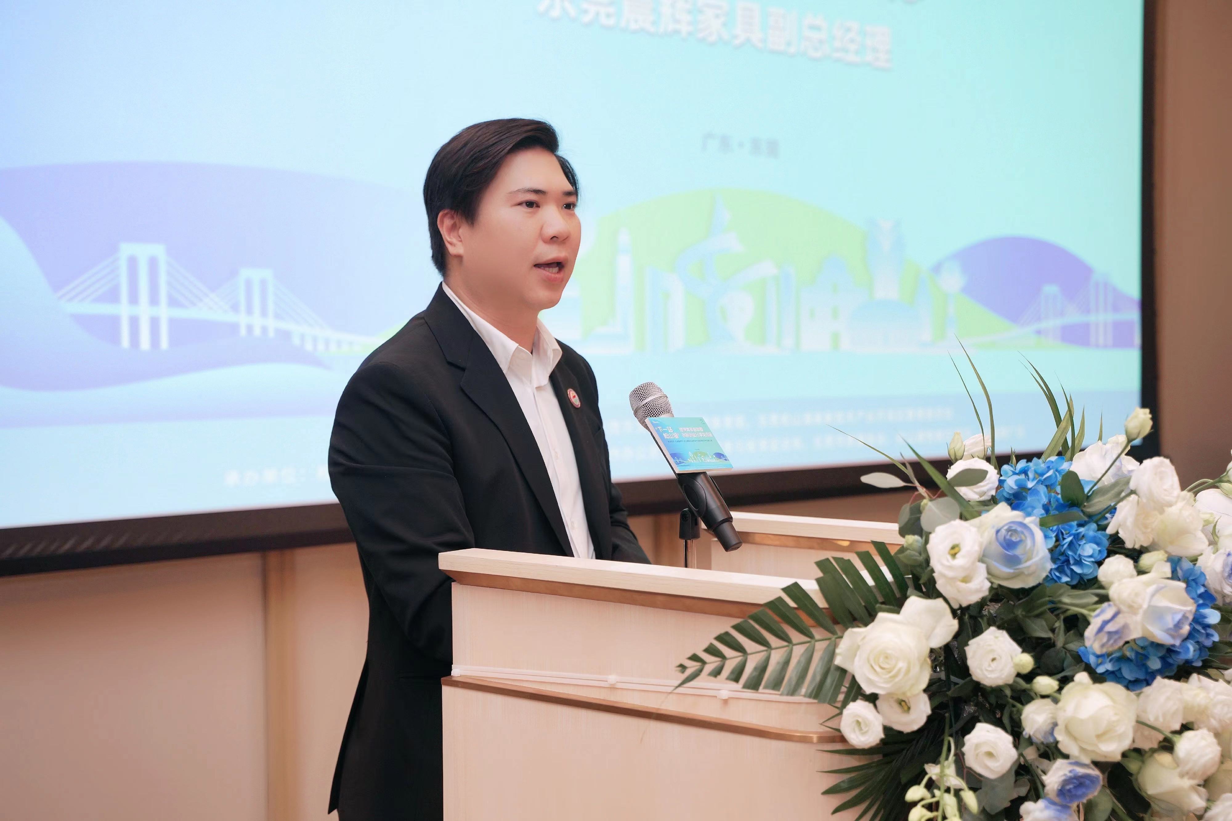 东莞代表刘志聪在分享中笑称,自己是香港人,亦是东莞人.