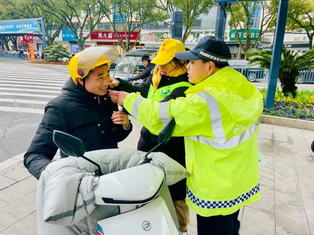 "热辣滚烫"第一课,从文明出行开始