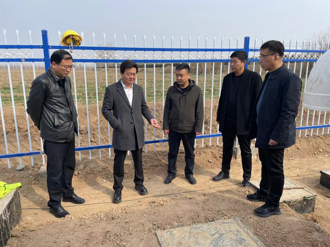 泾阳县副县长杨利荣调研农村生活污水治理整县推进试点项目进展情况