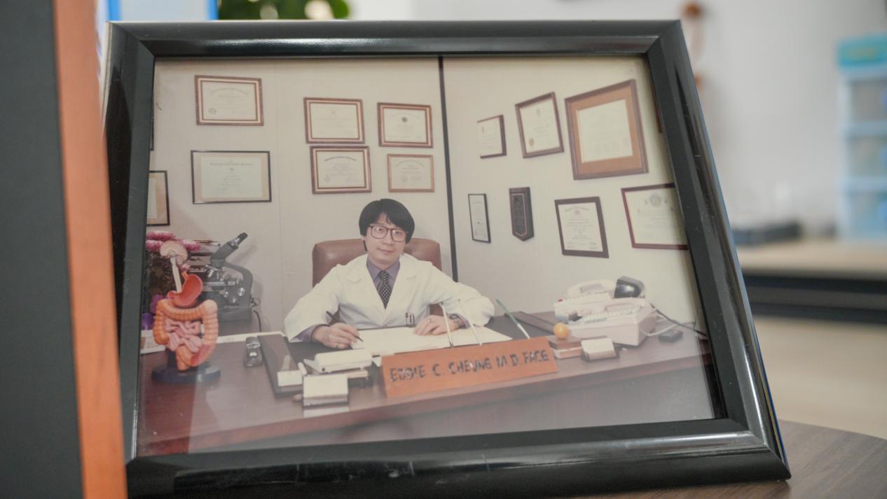 决定抓住"橄榄枝"的张全亮,在1975年前往美国深造.