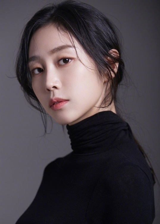 韩女团成员解散后工厂做女工，曾快闪店卖衣服，做游戏主播维持生活