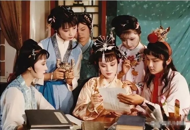 她曾被誉为“大陆第一美人”，差点演林黛玉，当红时选择退圈