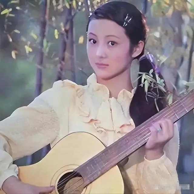 她曾被誉为“大陆第一美人”，差点演林黛玉，当红时选择退圈