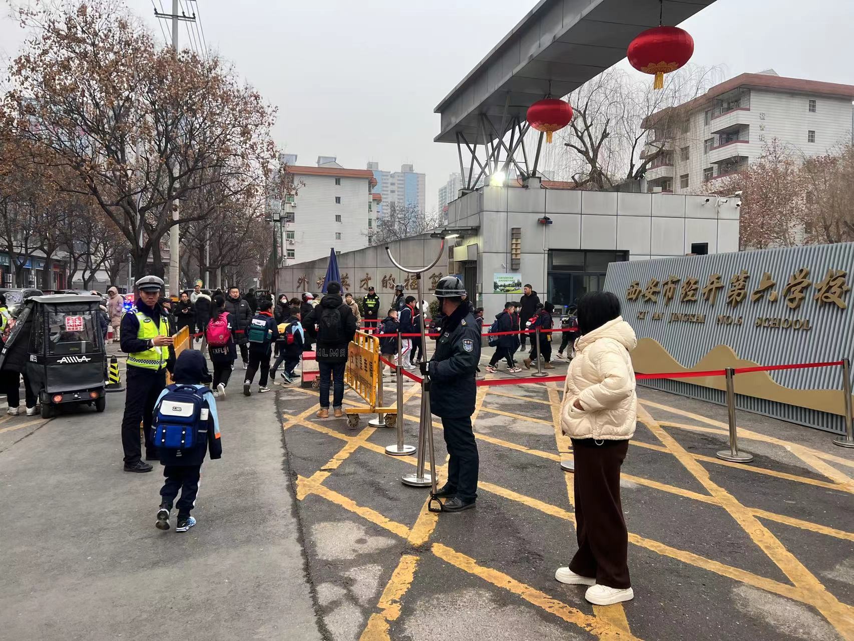 师生返校第一课 交通安全伴我行凤凰网陕西_凤凰网