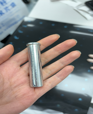 学生误吞6厘米长铆钉内镜下巧取化险为夷