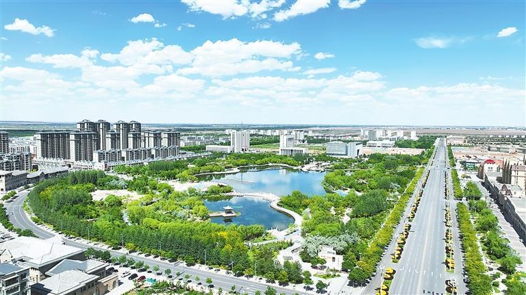 金昌市加大招商引资力度，促进经济社会发展，城市面貌日新月异。金昌市融媒体中心供图