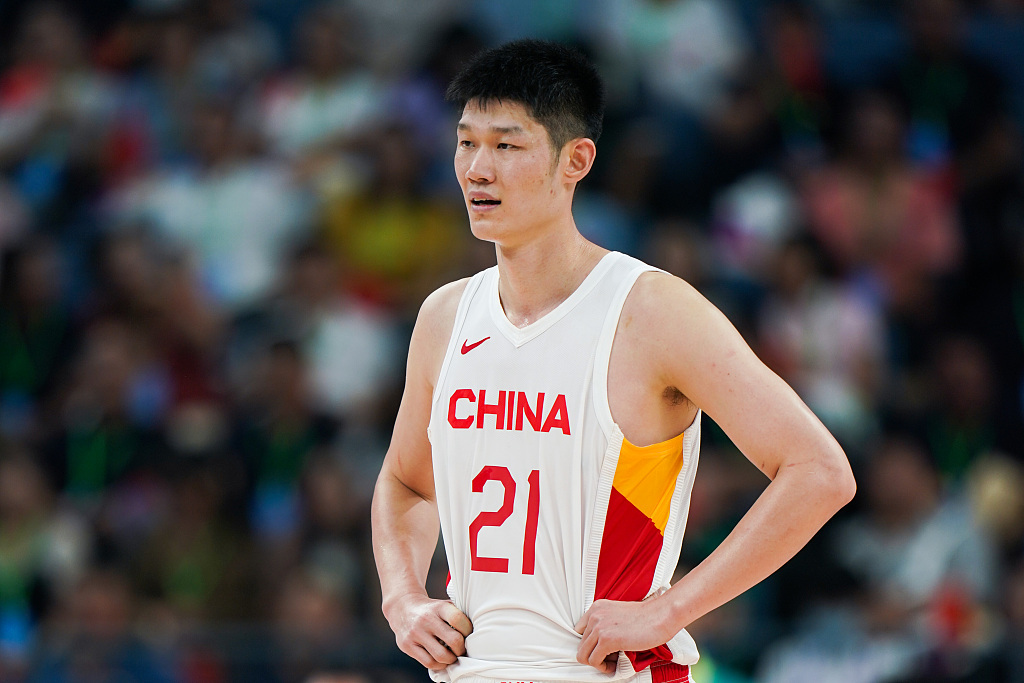 胡金秋这两场比赛证明，他已经是中国男篮的内线核心。