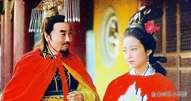 她曾被誉为“大陆第一美人”，差点演林黛玉，当红时选择退圈