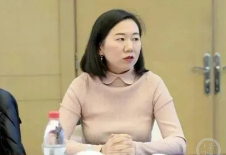 胡佳佳从加入公司到成为董事长只用了五年。 网络图