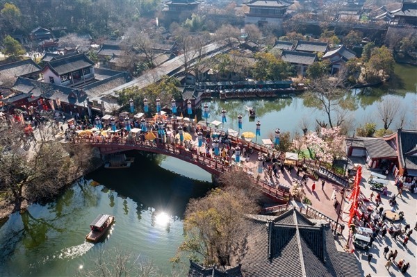 30秒微短剧市场规模已达373.9亿 你绝对是贡献者