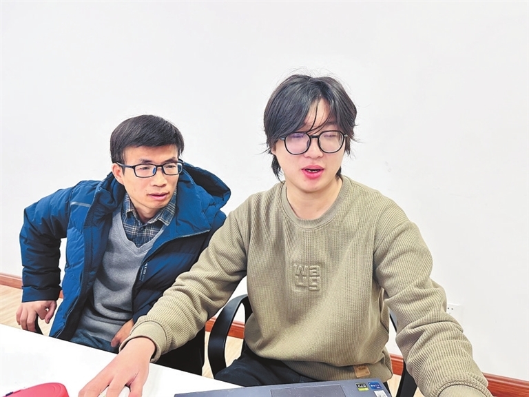 “甲骨文蕴含着丰富的造字智慧和文化价值，急需将冷门的文化资源转化成大家喜闻乐见并愿意参与的普惠文化服务。”