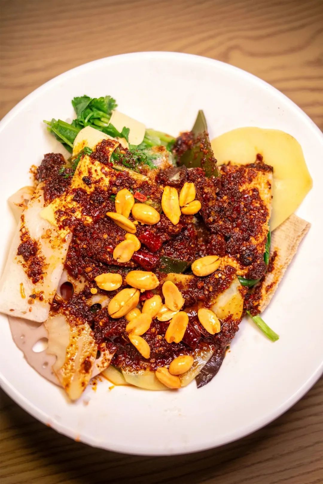 △要想滋味香浓，辣子必须要浇足！摄影/严肃