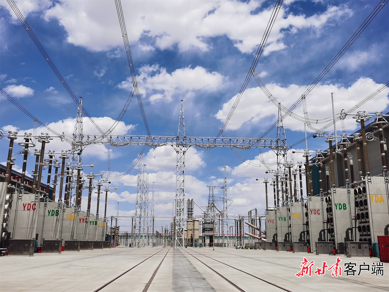 甘肃酒泉丰沛的新能源从祁连换流站直送湖南