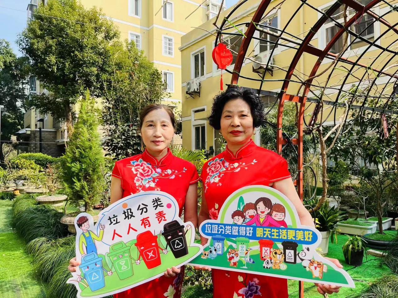 春意盎然簪花去古风雅韵非遗美垃圾分类志愿者庆三八簪花旗袍秀